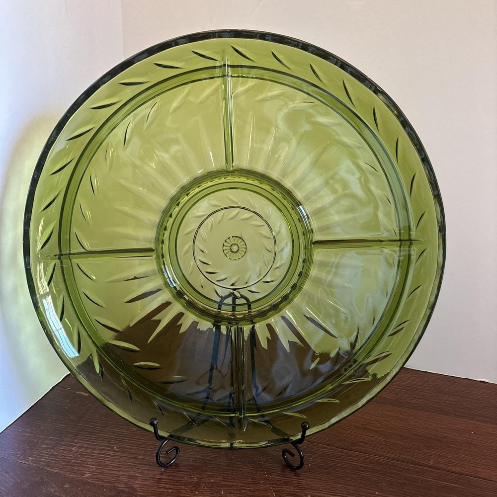Vintage Indiana Vintage Avocado Green Glass Divided Relish Serving Platter Round - Picture 1 of 9